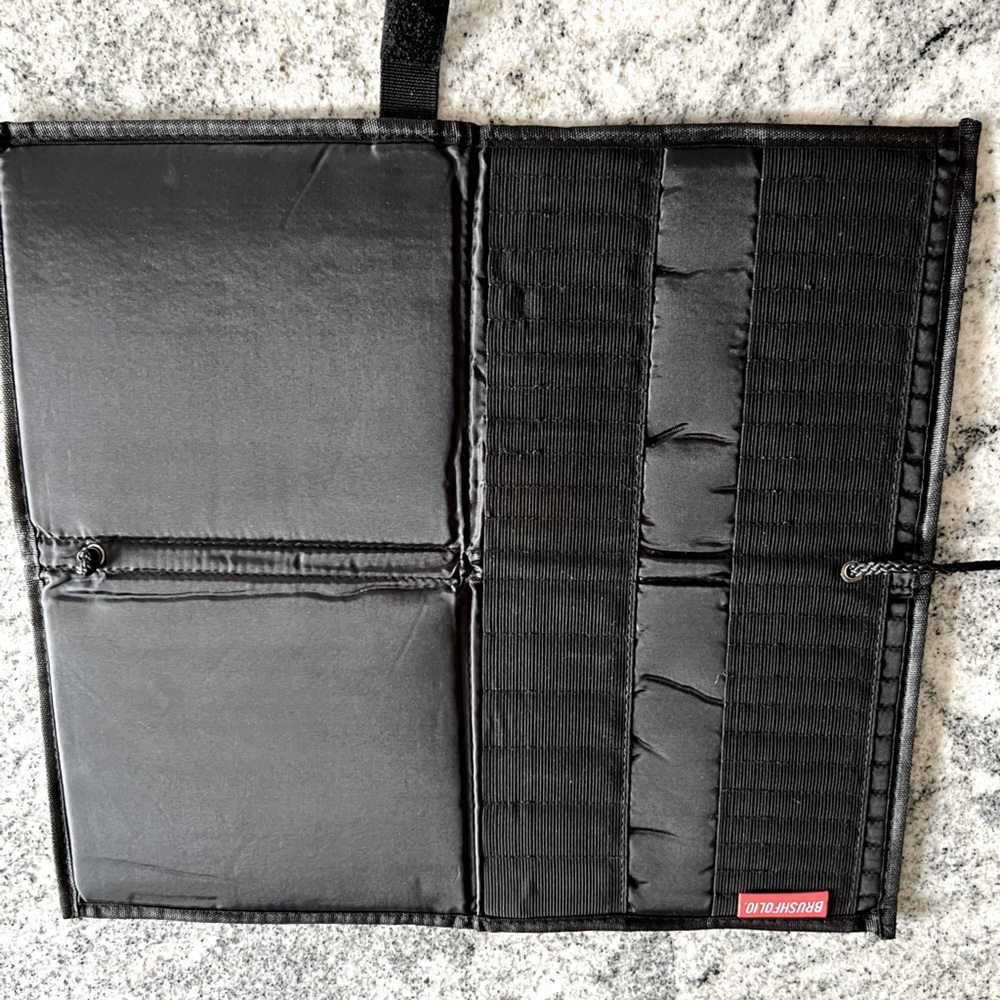Brushfolio Portable Brush Stand